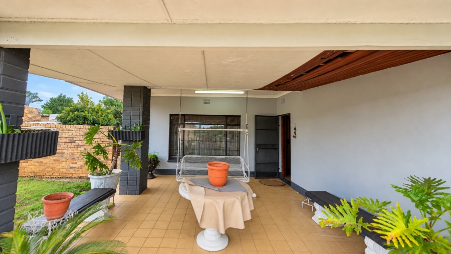 5 Bedroom Property for Sale in Meiringspark North West